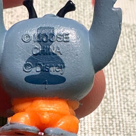 Disney Doorables Alien Stitch mini figure - Picture 2 of 3